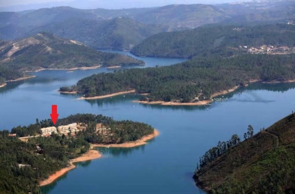 Апартаменты Apartamento Rio Zezere Феррейра-ду-Зезери Экстерьер фото